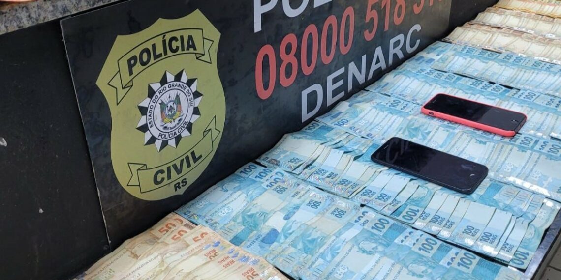 Polícia Civil apreende mais de R$ 60 mil e prende homem por associação ao tráfico em Araricá