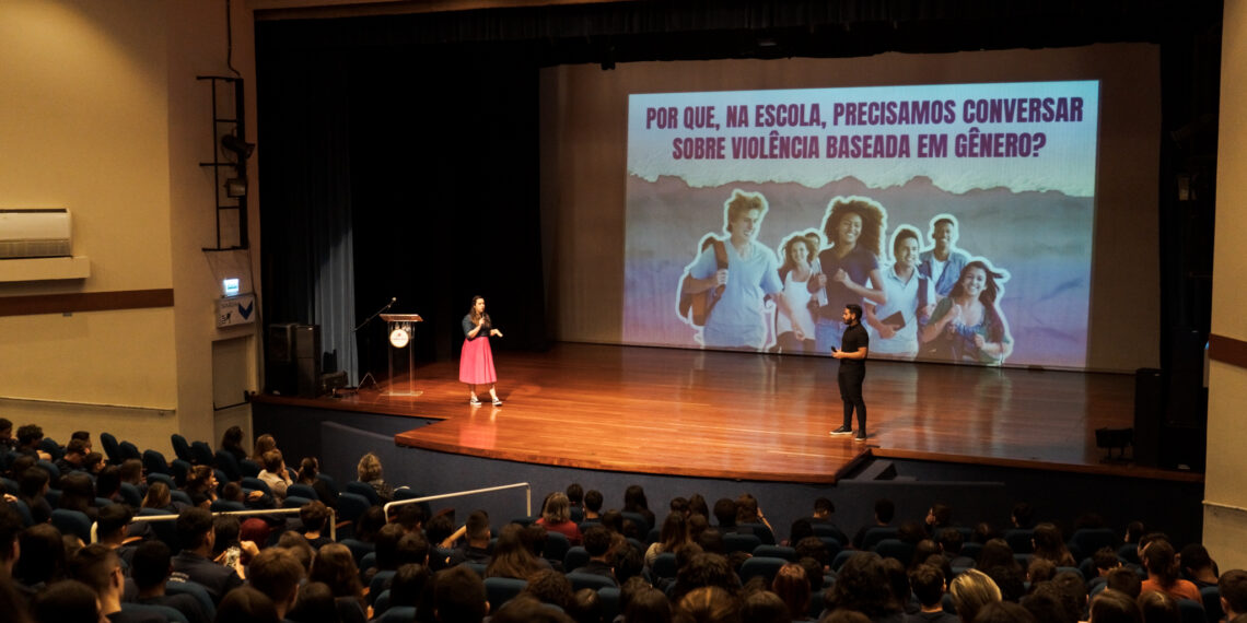 Palestra ao ensino fundamental em Campo Bom aborda violência contra a mulher