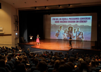 Palestra ao ensino fundamental em Campo Bom aborda violência contra a mulher