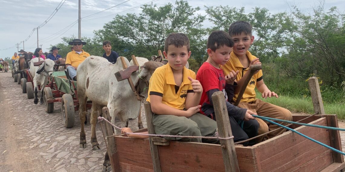 Desfile do 2° encontro de Boi Carreiro em Nova Hartz no último fim de semana