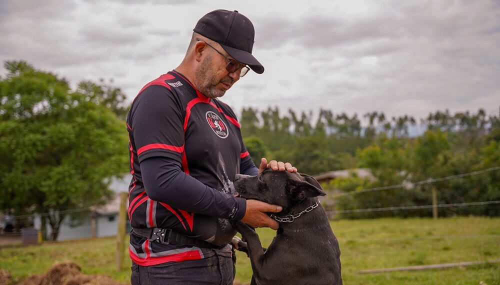 Cempra de Sapiranga realiza adestramento de cães que estão para adoção