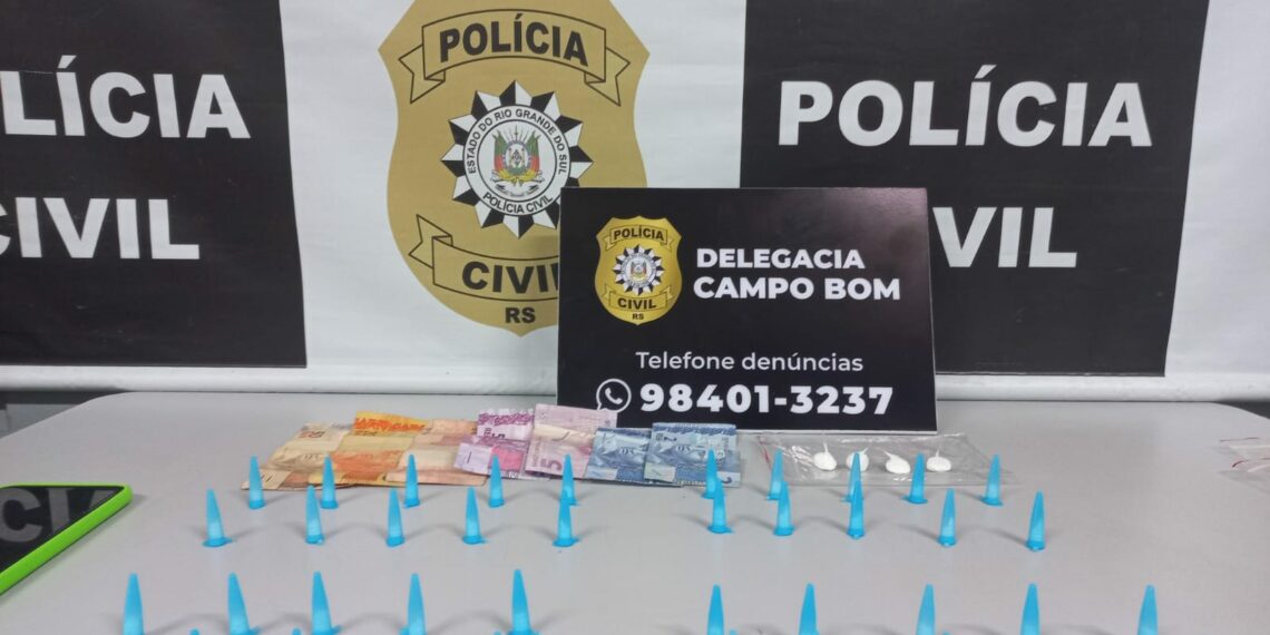 Dois adolescentes são flagrados vendendo droga em Campo Bom