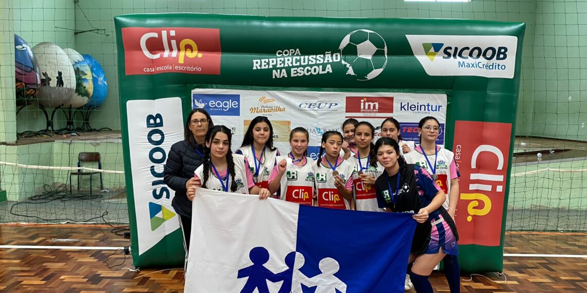 Campeões da Copa Repercussão na Escola Clip/Sicoob MaxiCrédito em Sapiranga