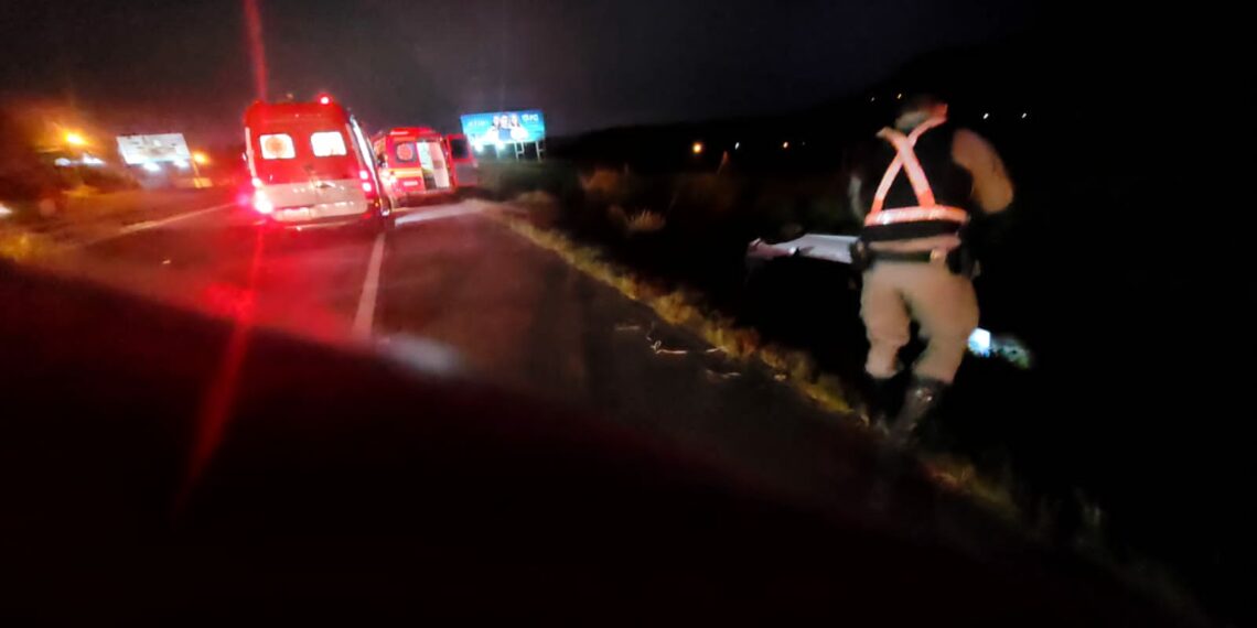 Veículo capota na RS-239 em trecho de Araricá