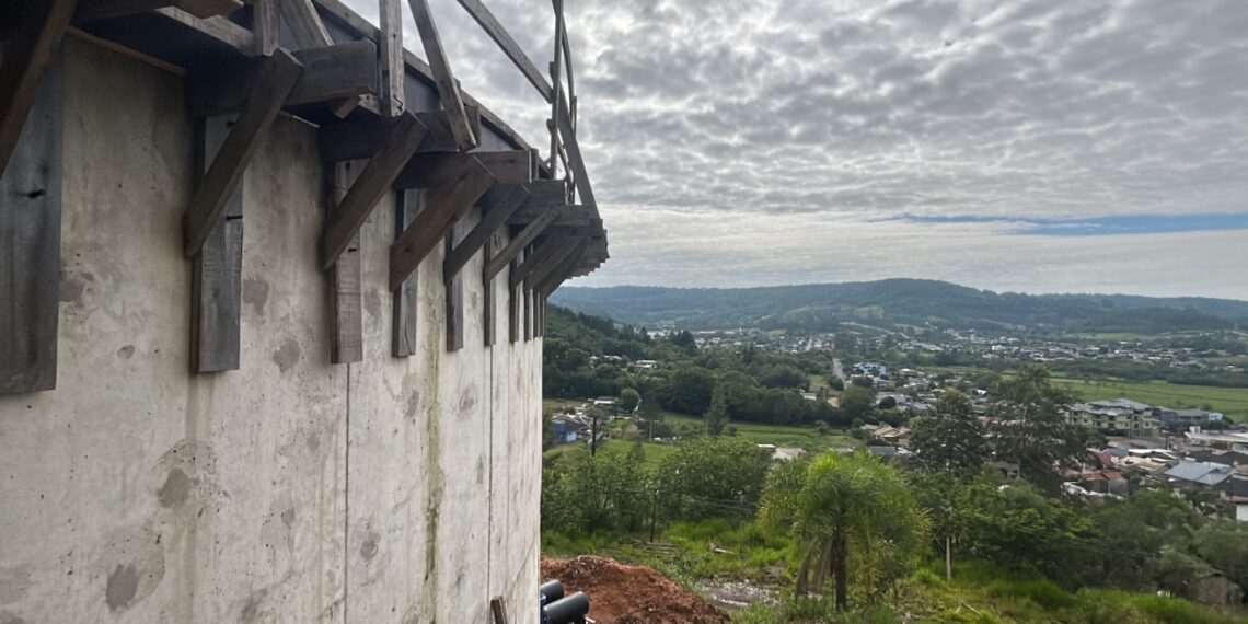 Nova Hartz trabalha em reservatório com capacidade para um milhão de litros