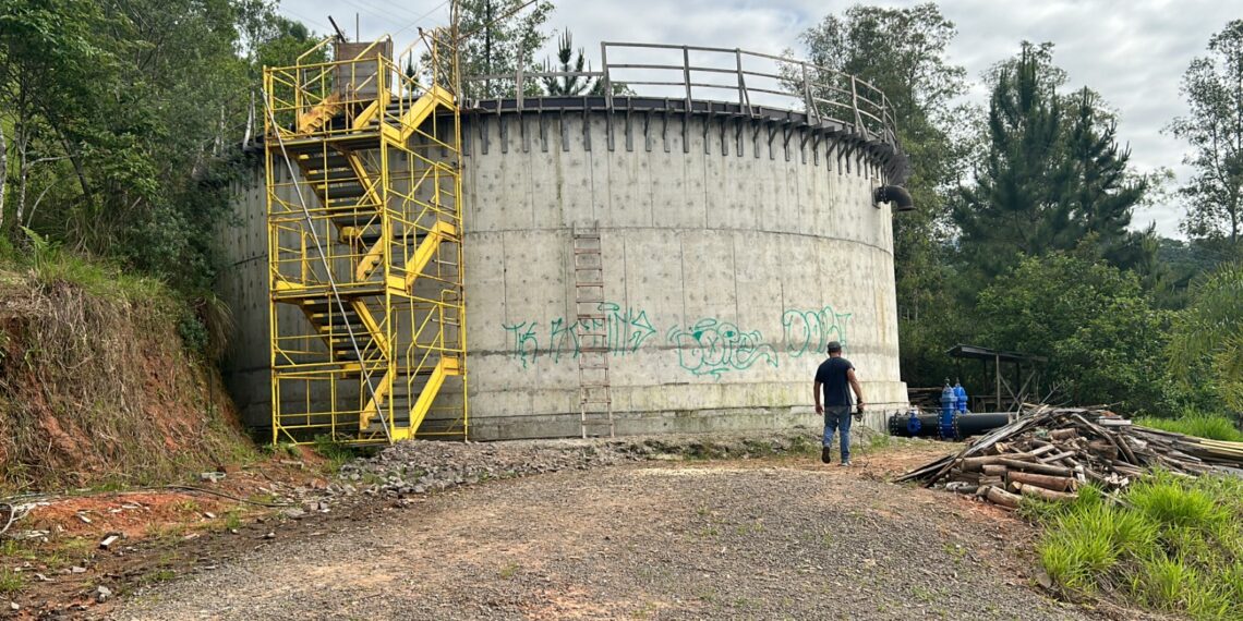 Nova Hartz trabalha em reservatório com capacidade para um milhão de litros