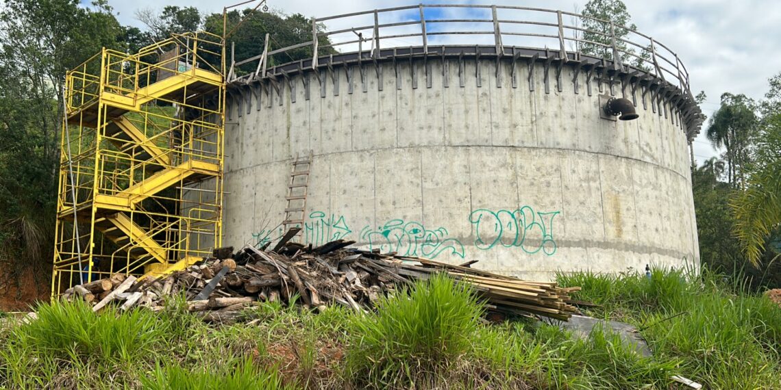 Nova Hartz trabalha em reservatório com capacidade para um milhão de litros