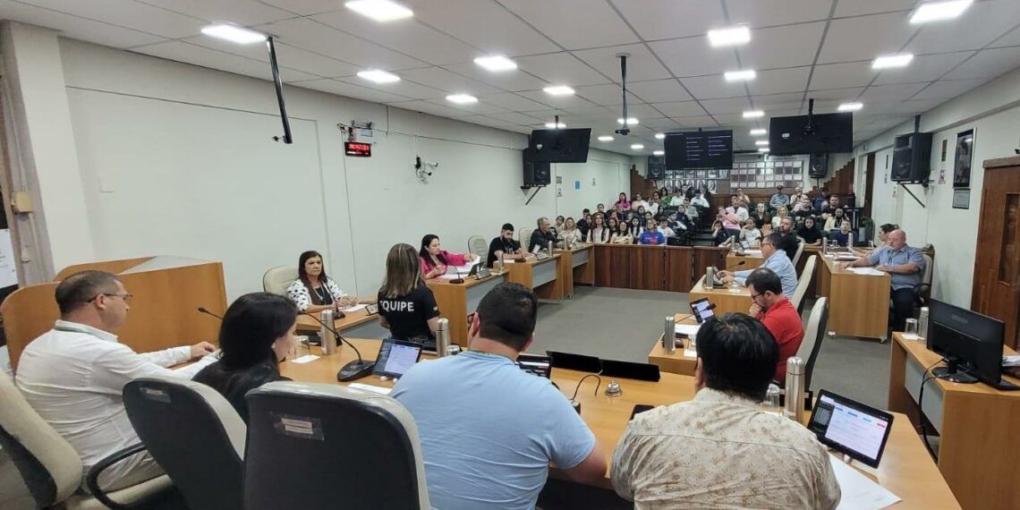 Câmara de Sapiranga entrega moções para diferentes entidades da cidade