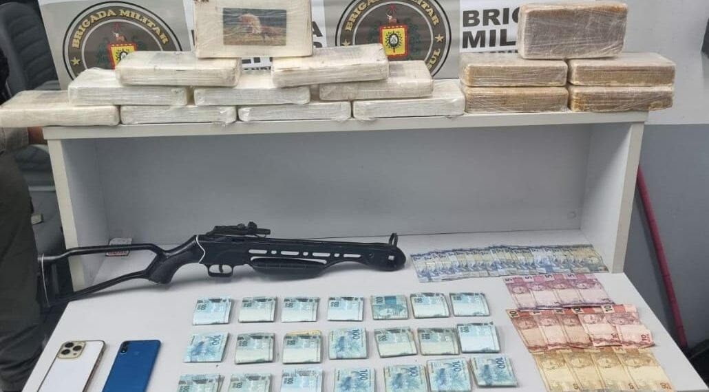 Brigada Militar prende dois e apreende 15kg de drogas em Sapiranga