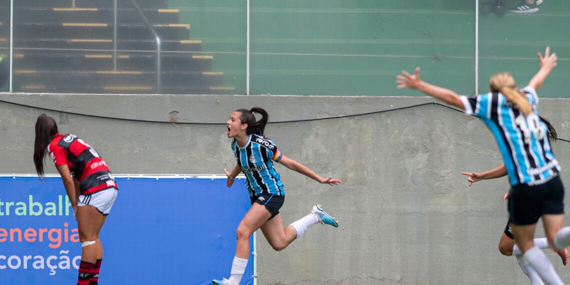 Atleta campo-bonense de futebol feminino é destaque na base tricolor