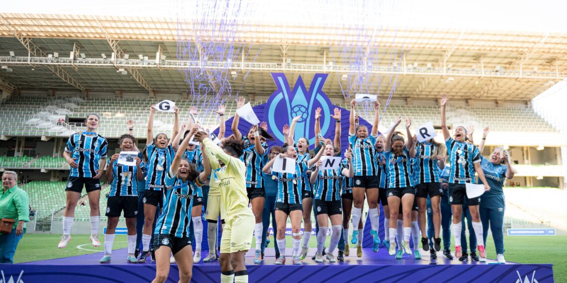 Atleta campo-bonense de futebol feminino é destaque na base tricolor