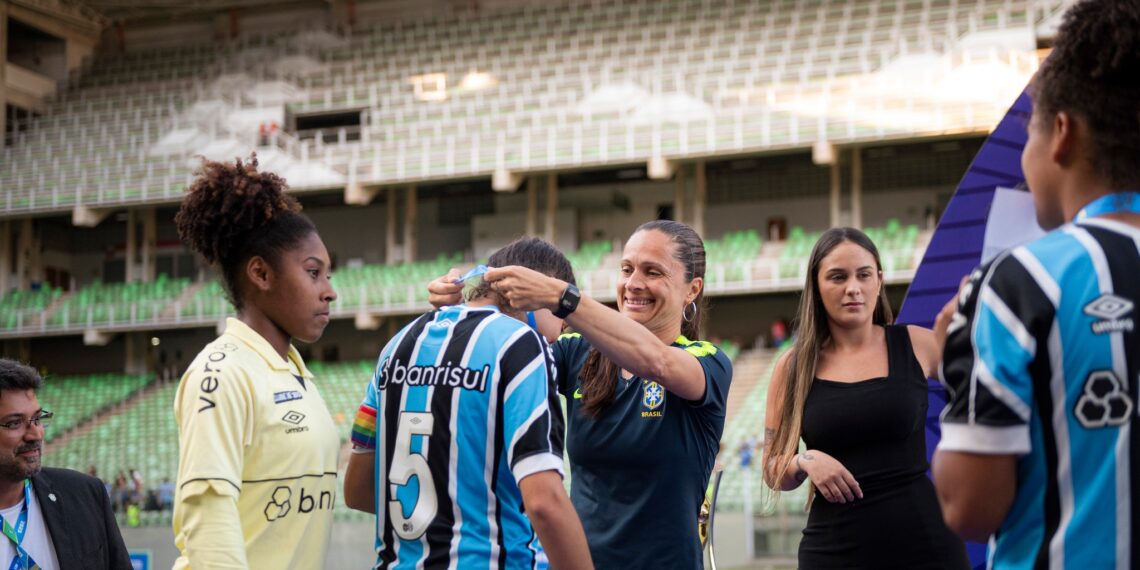Atleta campo-bonense de futebol feminino é destaque na base tricolor