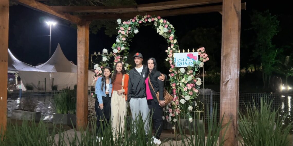 Ambientes instagramáveis embelezaram a Festa das Rosas