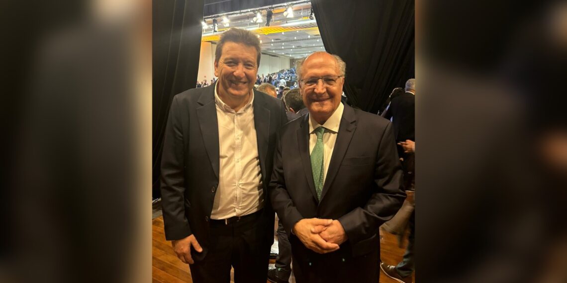Prefeito de Campo Bom participou da abertura do IV Encontro Nacional dos Municípios