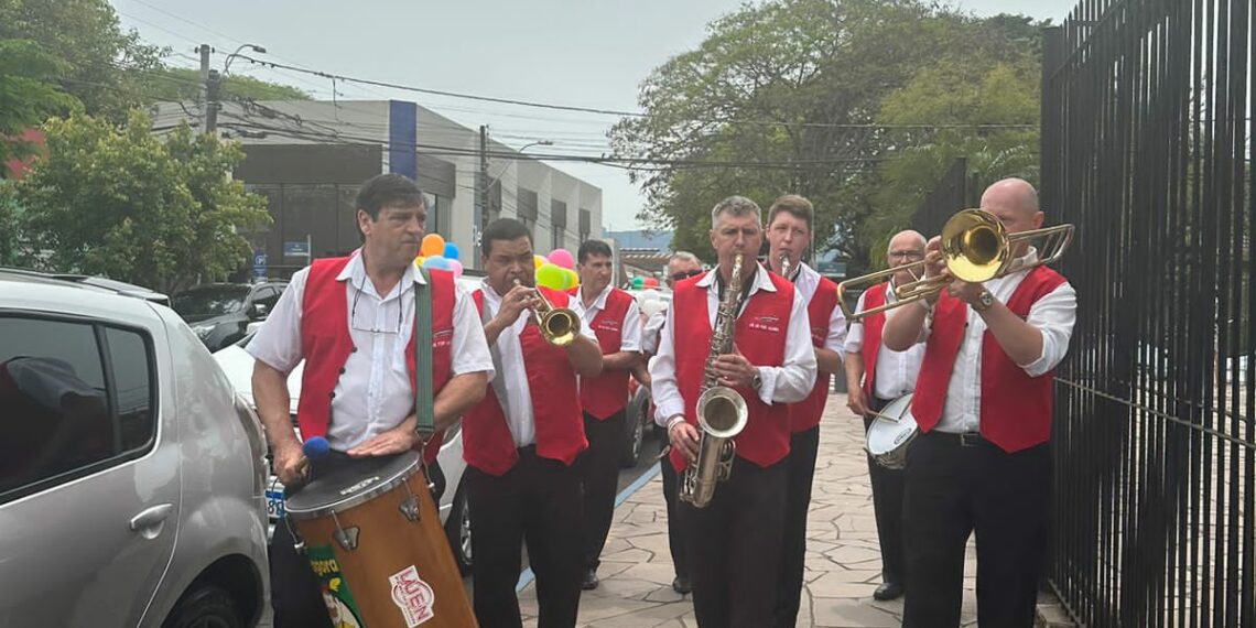 “Só Se For Agora” e outras bandinhas na Festa das Rosas