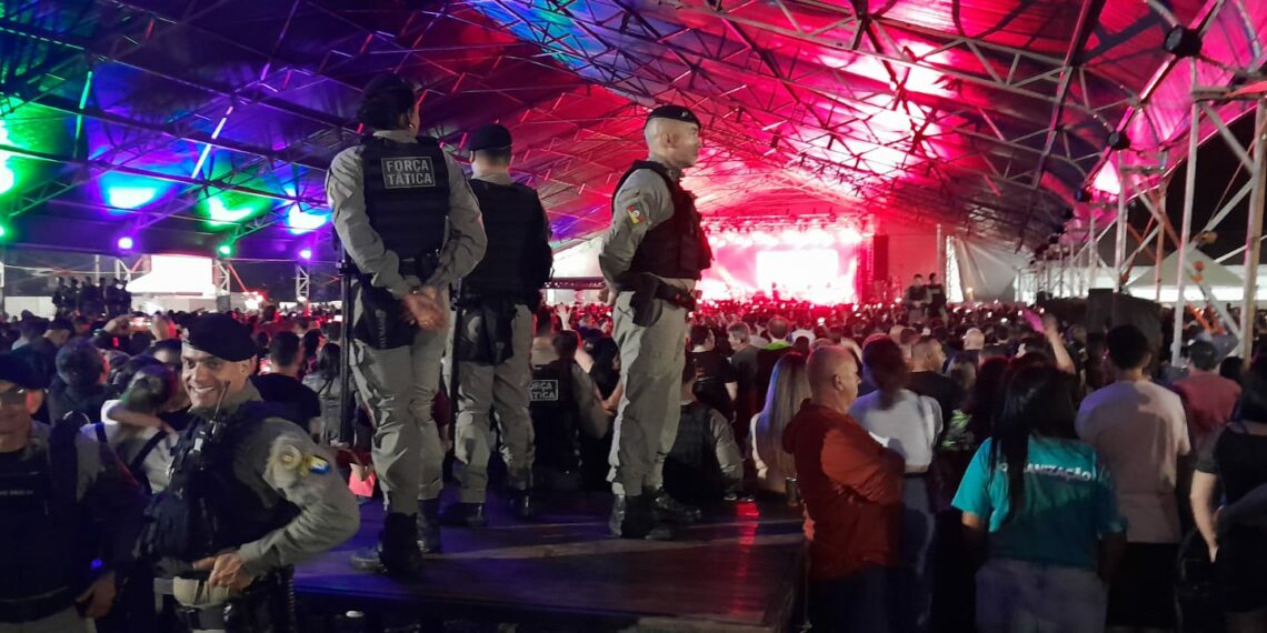 BM ganha reforço de policiamento no primeiro dia da 38° Festa das Rosas, em Sapiranga