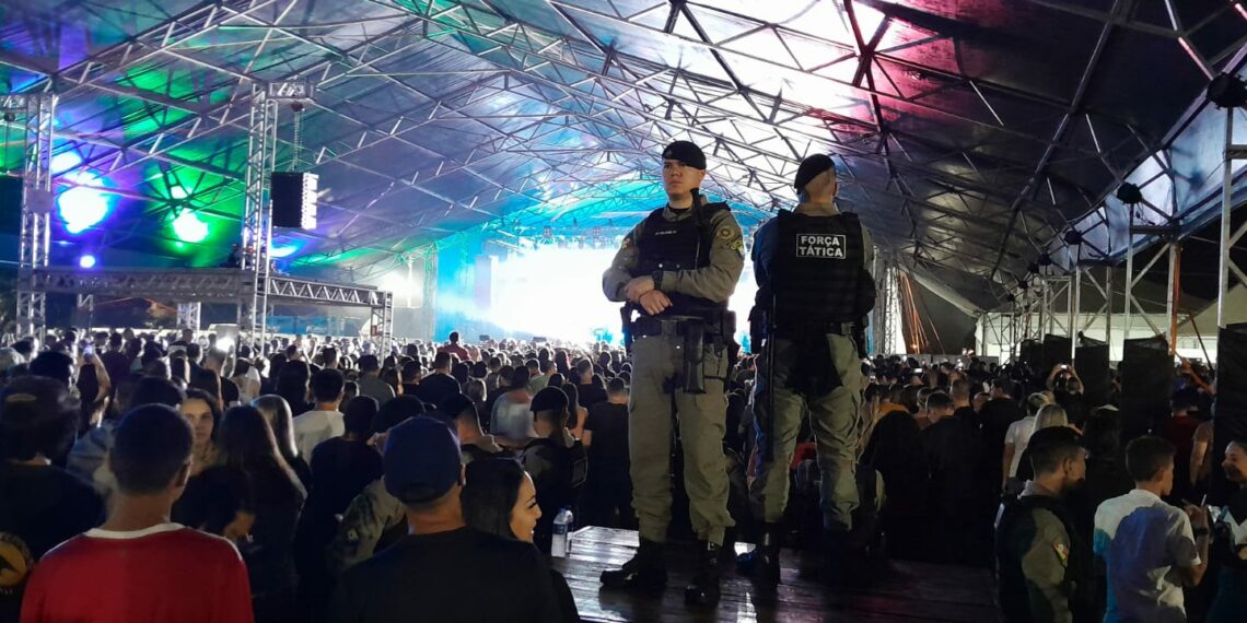 BM ganha reforço de policiamento no primeiro dia da 38° Festa das Rosas, em Sapiranga