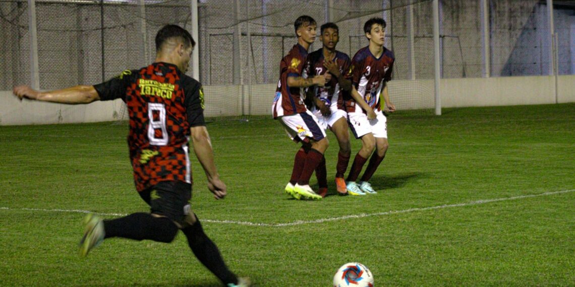 Flamengo de Campo Bom é finalista nas duas categorias do futebol