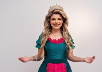 Conheça Lívia Maria Flor, rainha da 38ª Festa das Rosas