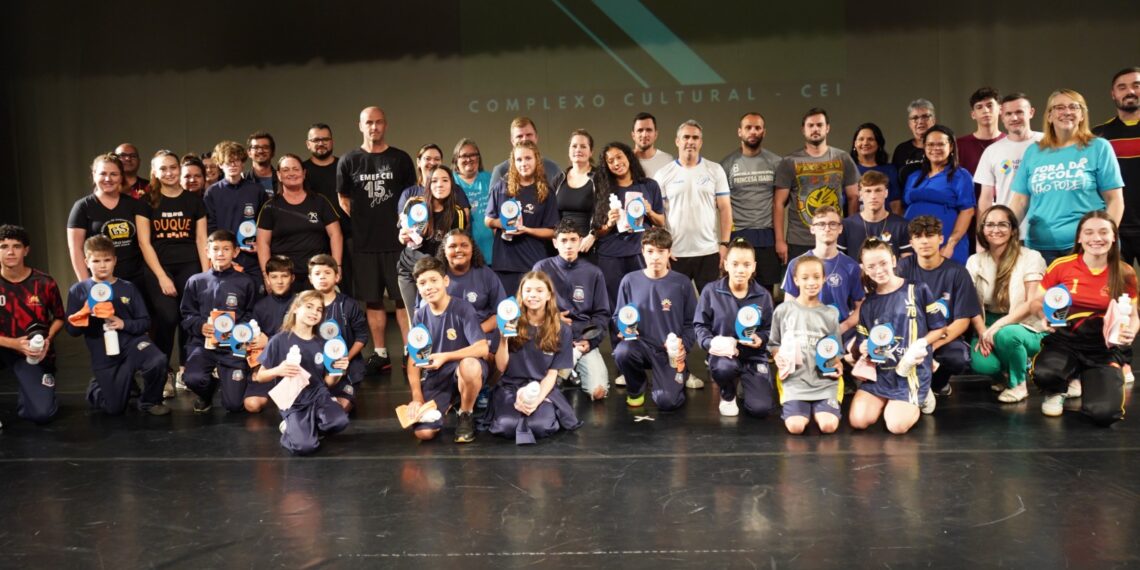 Melhores da 37ª Olimpíada Estudantil de Campo Bom recebem premiação