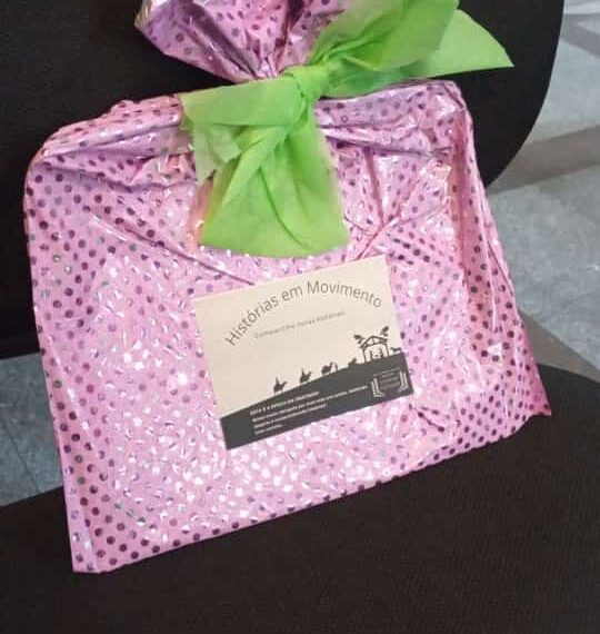 Livros como presentes de Natal espalhados por Sapiranga