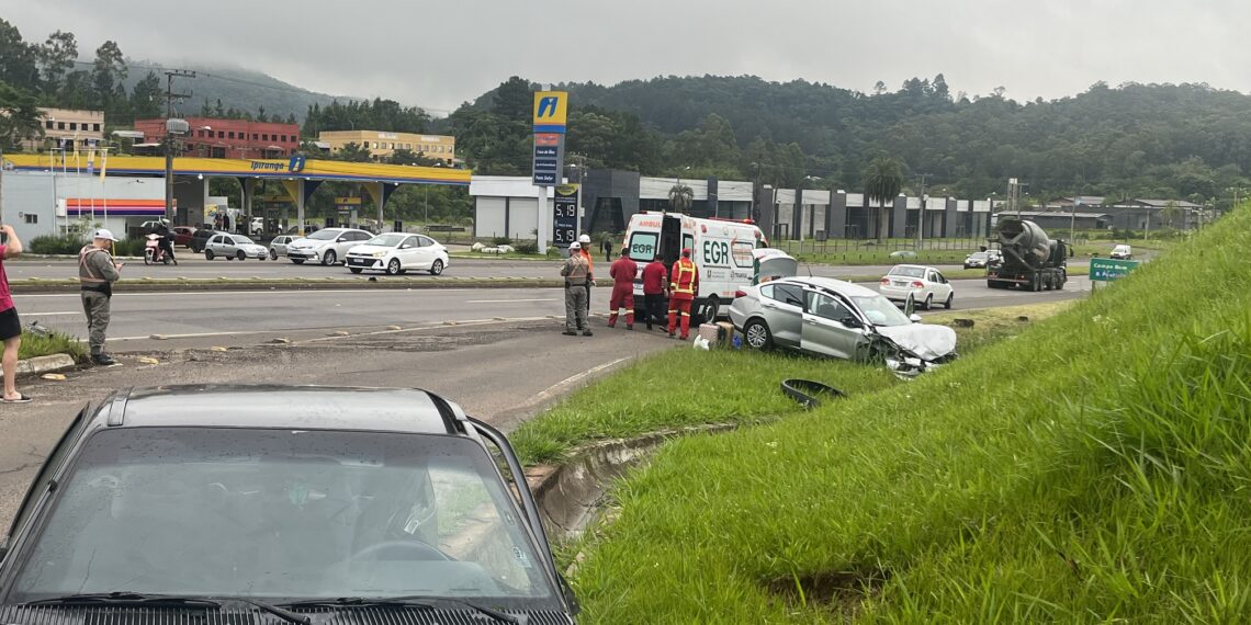 Três pessoas ficam feridas em acidente na RS-239 no trecho de Campo Bom