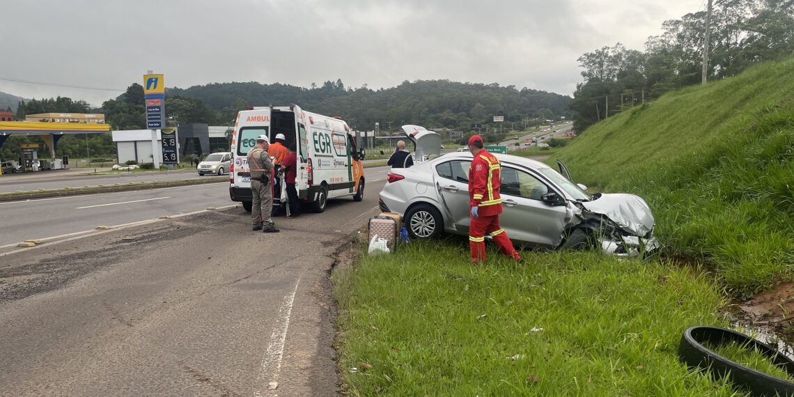 Três pessoas ficam feridas em acidente na RS-239 no trecho de Campo Bom