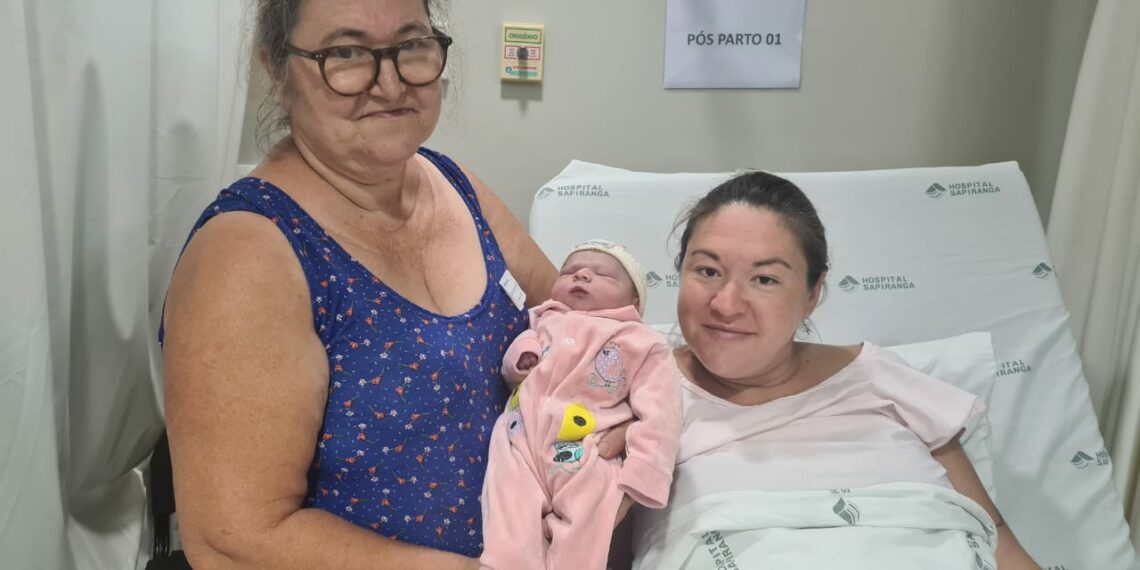 Mulher dá à luz em casa com ajuda da mãe em Sapiranga