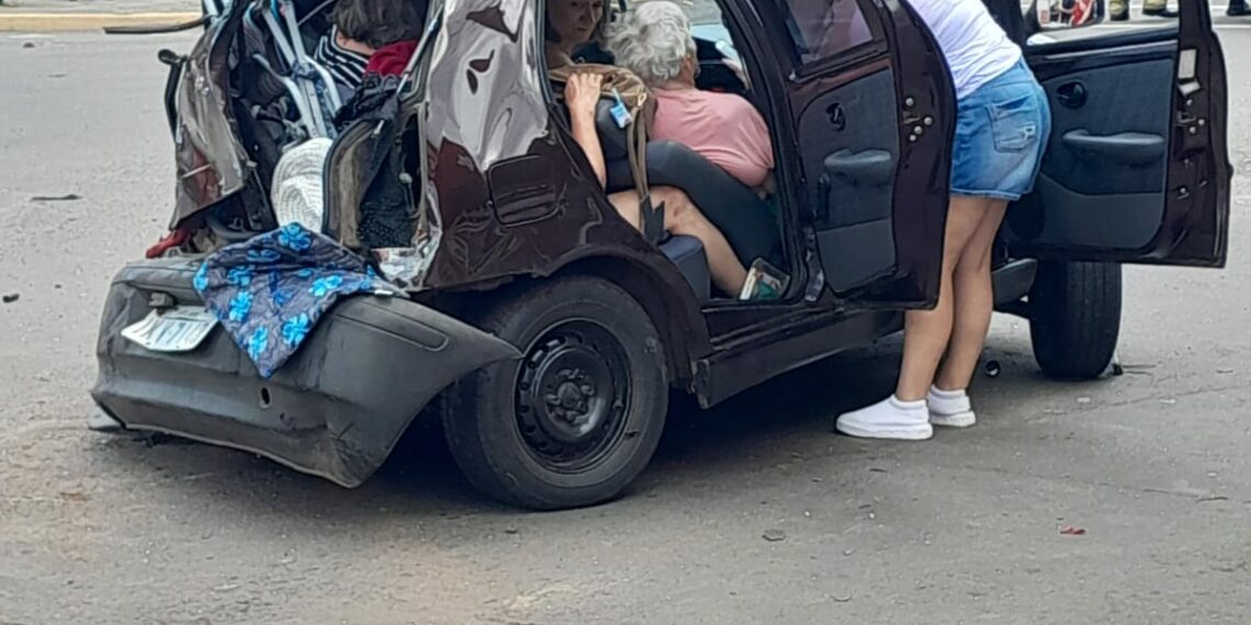 Grave acidente deixa feridos e bloqueia trânsito na divisa entre Campo Bom e Novo Hamburgo