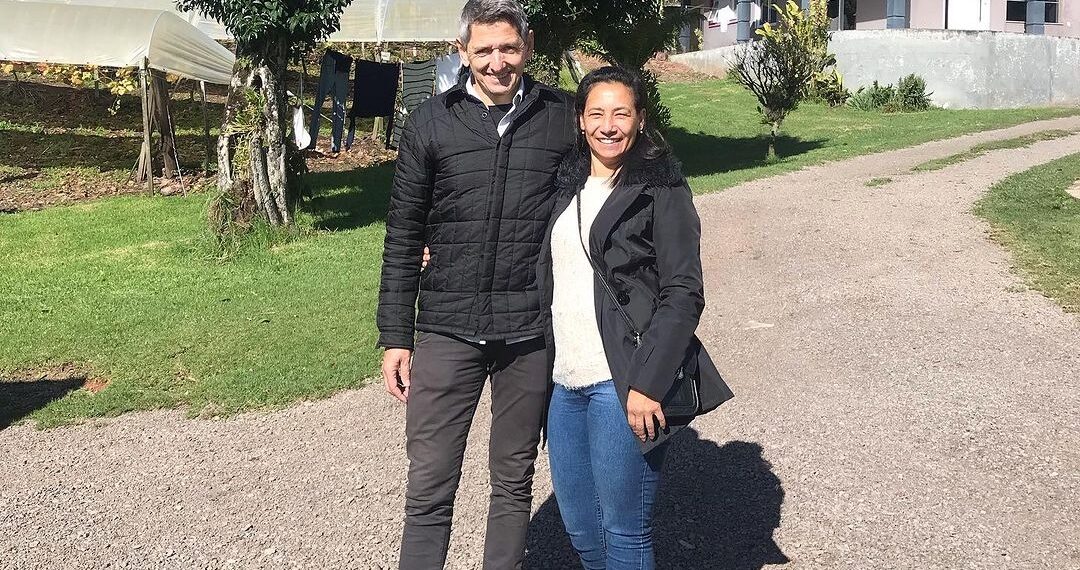 Sepultamento de casal encontrado morto dentro de veículo é neste domingo (14), em Sapiranga