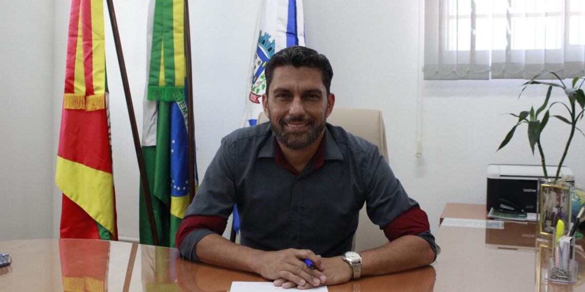 Vereador professor Jéferson Nunes assume a presidência da Câmara de Vereadores de Campo Bom para o ano de 2024