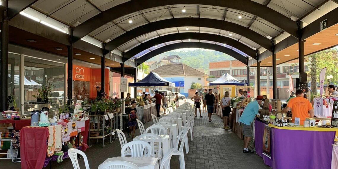 Primeira Feira da Agricutura Familiar na Rua Coberta