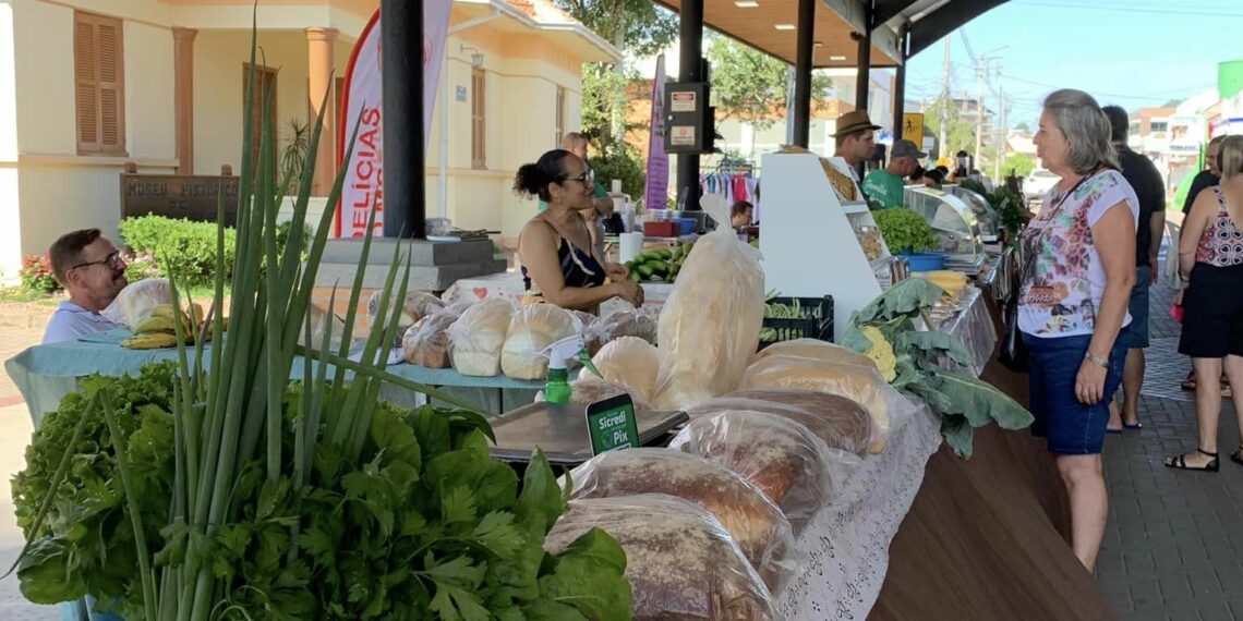 Primeira Feira da Agricutura Familiar na Rua Coberta