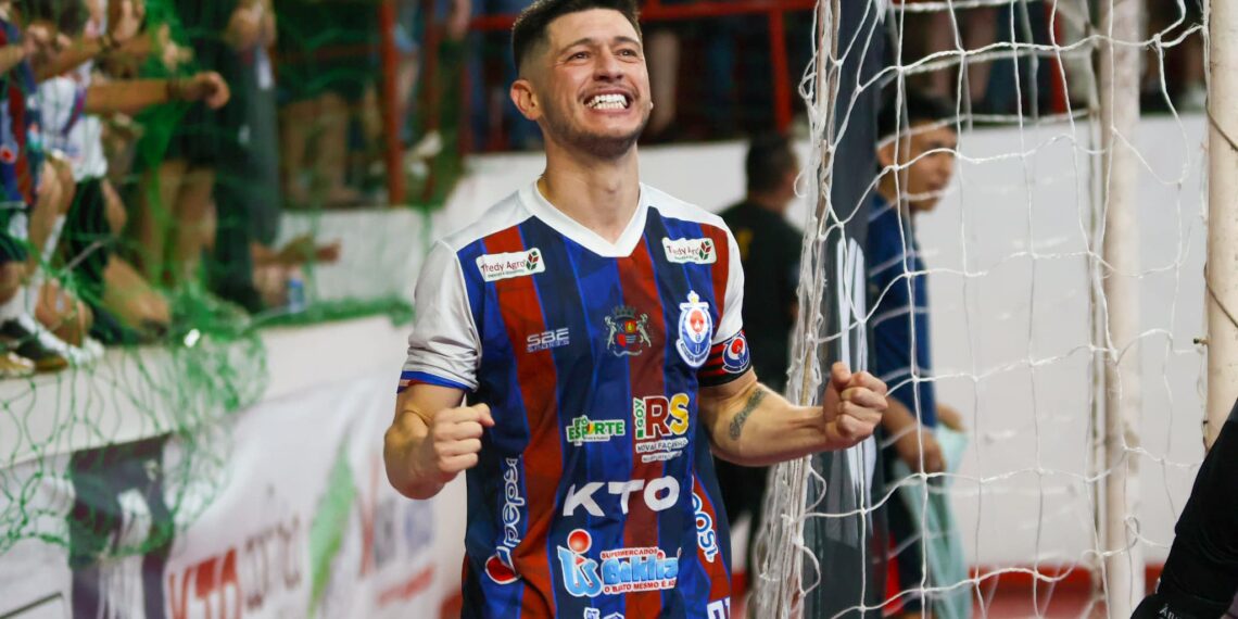 Sapiranga acompanha o sucesso de um  de seus “meninos” apaixonados pelo futsal