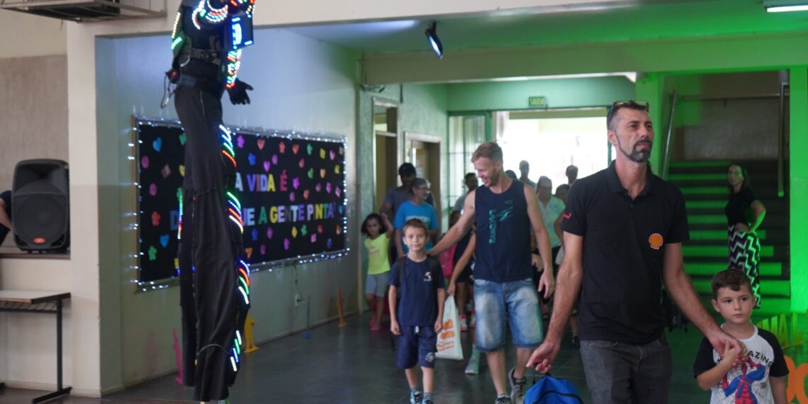 Quase 10 mil alunos voltaram às aulas nesta segunda-feira em Campo Bom
