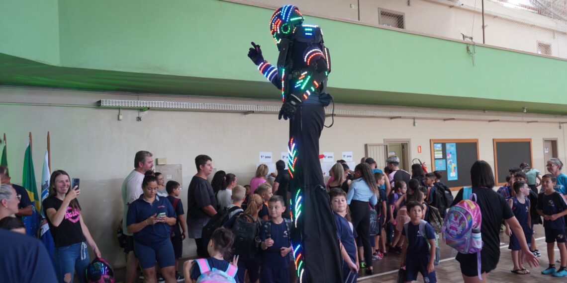Quase 10 mil alunos voltaram às aulas nesta segunda-feira em Campo Bom