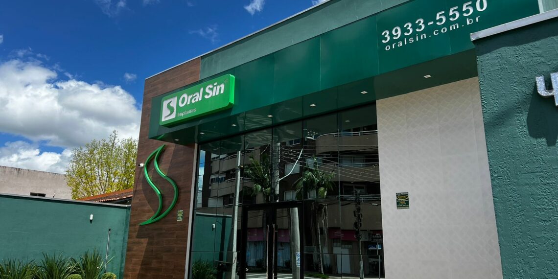 Implante dentário é com a Oral Sin