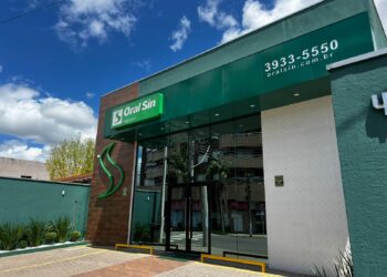 Implante dentário é com a Oral Sin