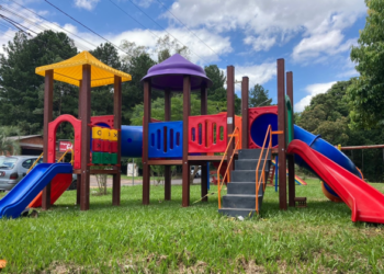 Prefeitura de Sapiranga segue instalando playgrounds pelos bairros da cidade