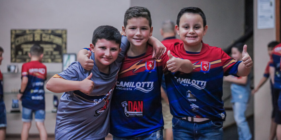 Escolinha Futuro Craque apresenta os atletas para a temporada 2024