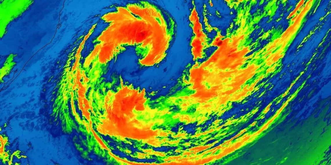 Tempestade tropical se forma na costa do RS