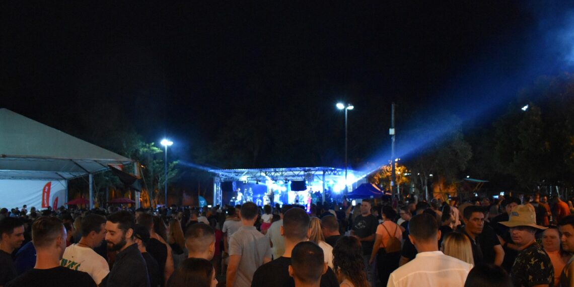 Confira registros do Food Truck Festival e Encontro de Cervejarias Artesanais de Nova Hartz