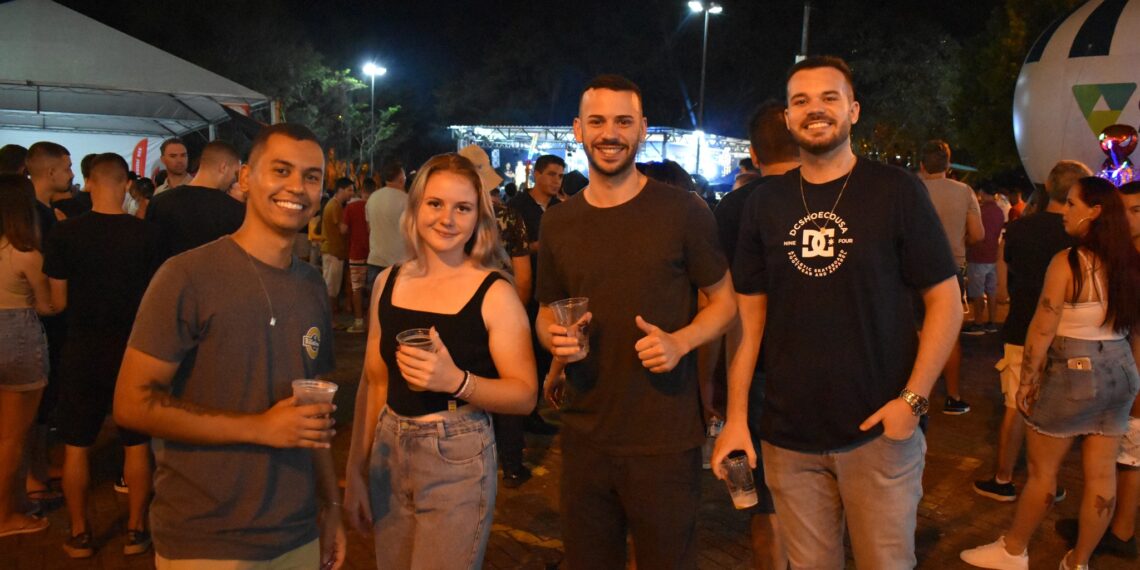 Confira registros do Food Truck Festival e Encontro de Cervejarias Artesanais de Nova Hartz