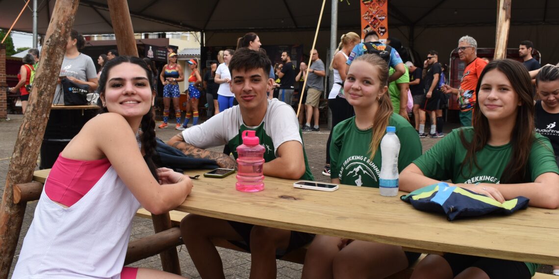 Confira registros do Food Truck Festival e Encontro de Cervejarias Artesanais de Nova Hartz