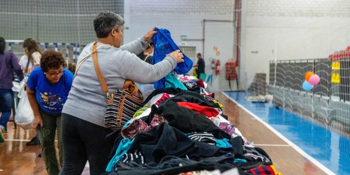 Campo Bom Solidário tem 10 mil peças de roupas para doação neste domingo (24)