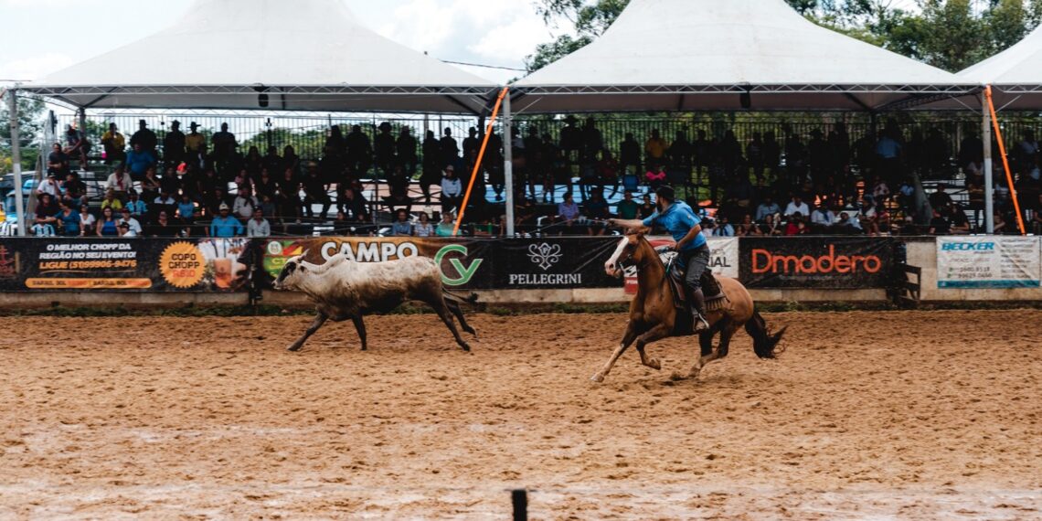 Campeões da gineteada e do laço serão conhecidos neste domingo no Rodeio de Campo Bom
