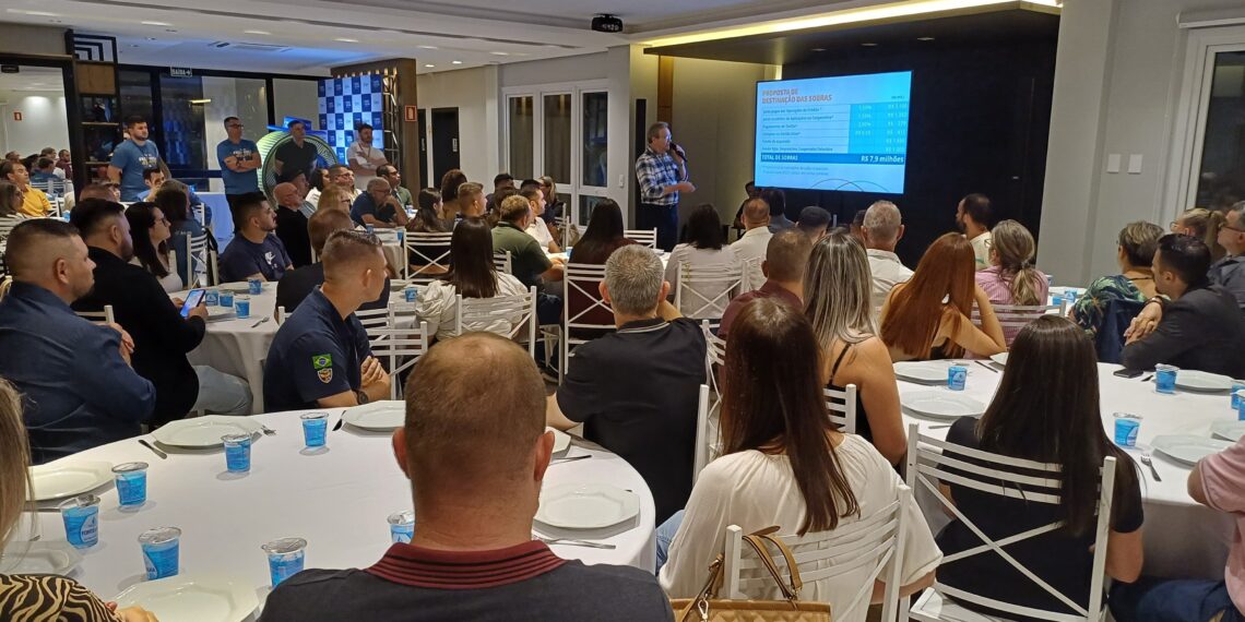 Pré-assembleia da Viacredi Alto Vale reúne mais de 100 cooperados
