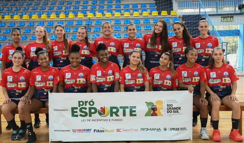 AECB estreia neste domingo na Liga Nacional de Handebol