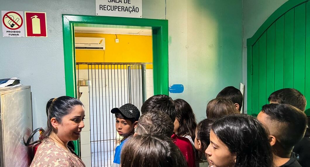 Cempra de Sapiranga recebe visita de estudantes para orientação com o bem-estar animal