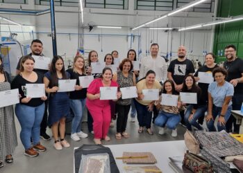 Escola do Sapato de Sapiranga forma 16 alunos no curso de Costura para Calçados